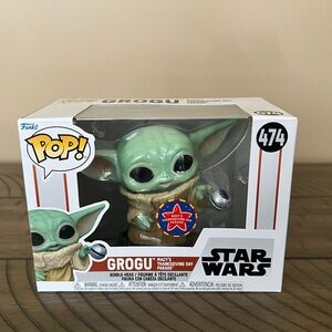 Funko Pop! Deluxe Star Wars: Grogu Macy's Thanksgiving Day Parade 474